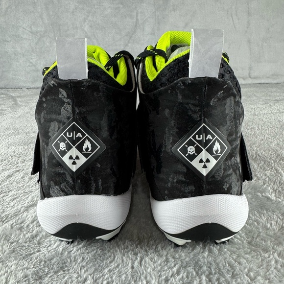 Under Armor Men’s Football Cleats New - Picture 2 of 9